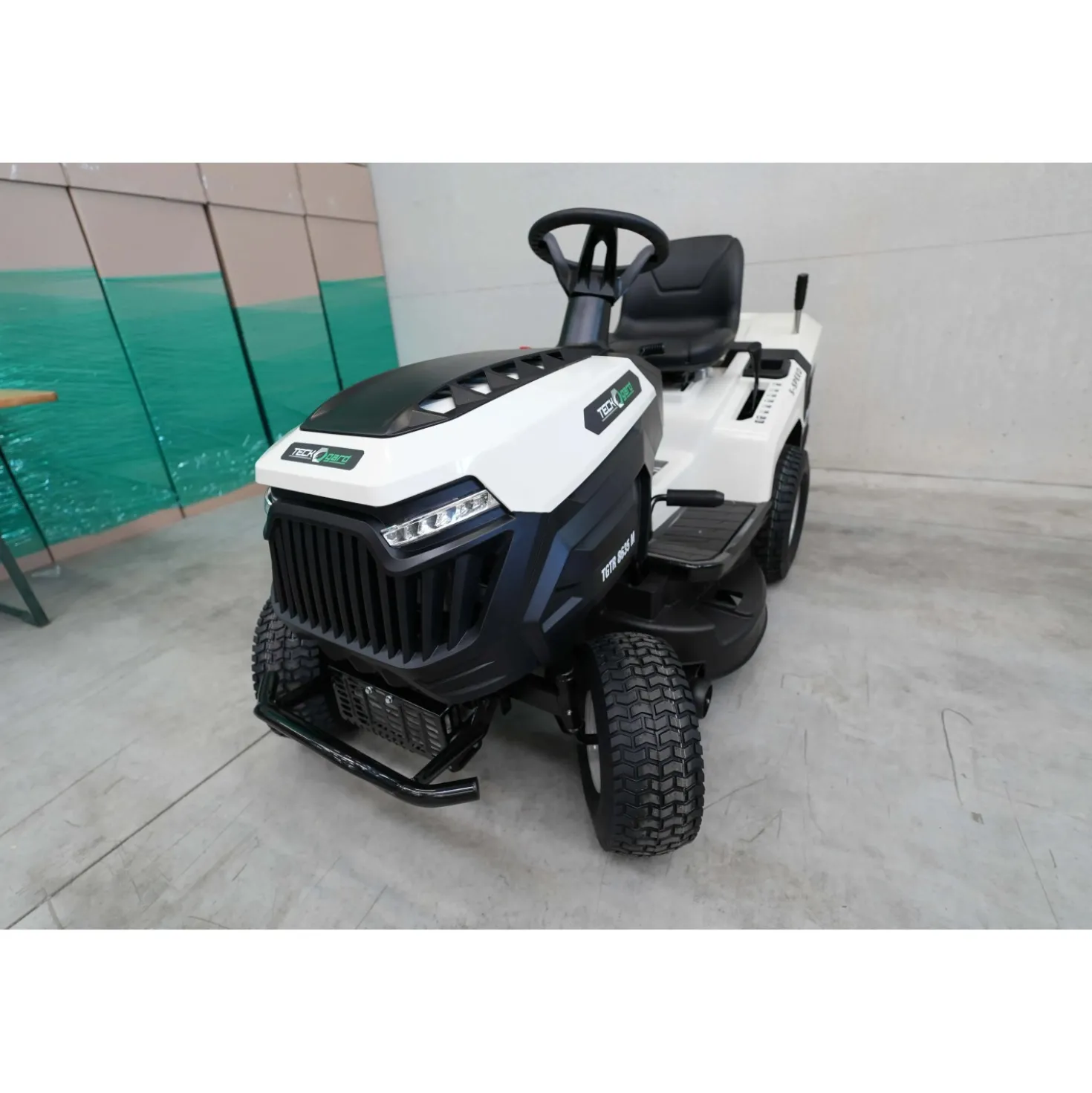 Trattorino tagliaerba a scoppio TECKGARD TGTR 8635M 352 CC