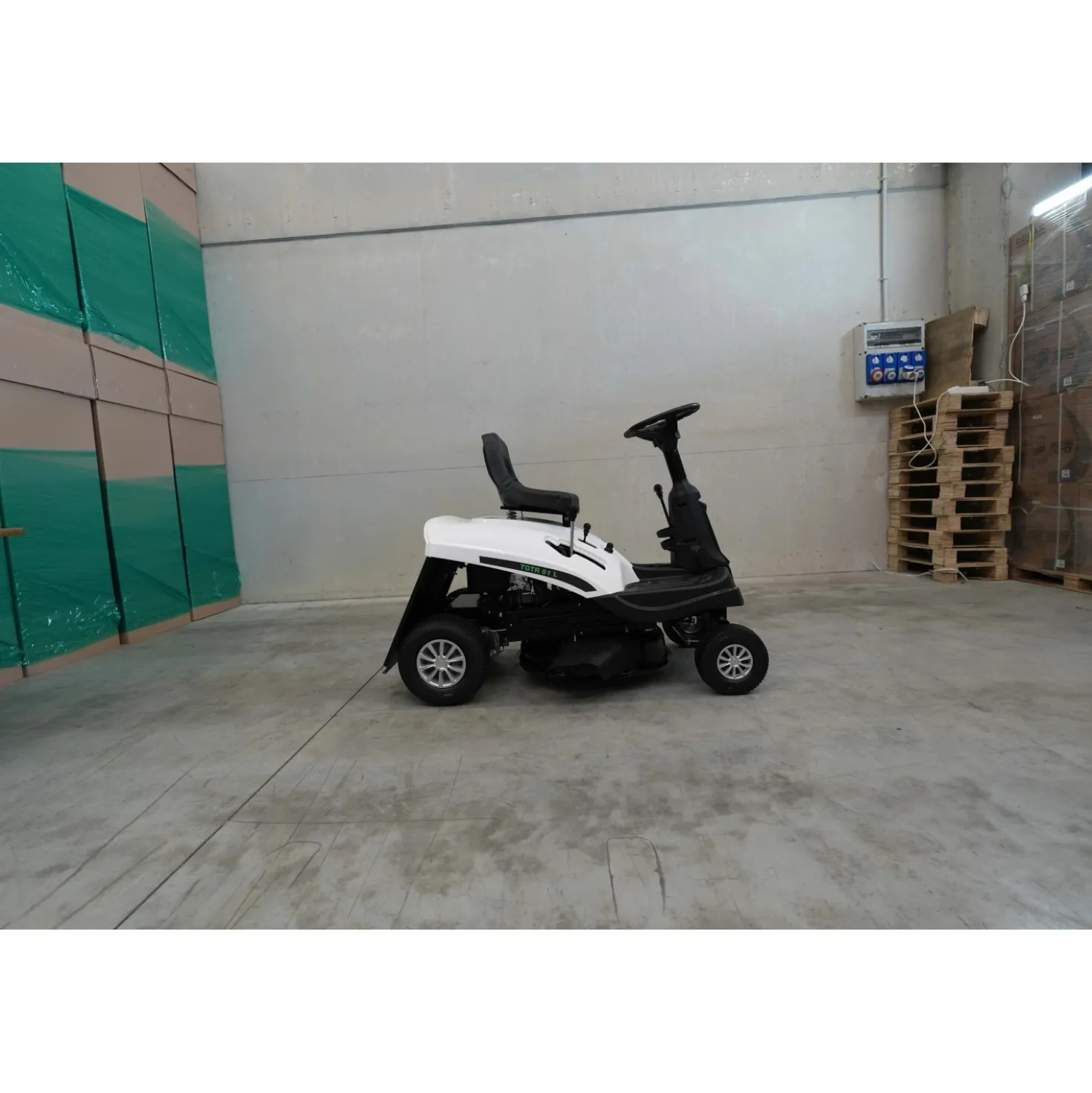 Trattorino tagliaerba a scoppio TECKGARD TGTR 61 L