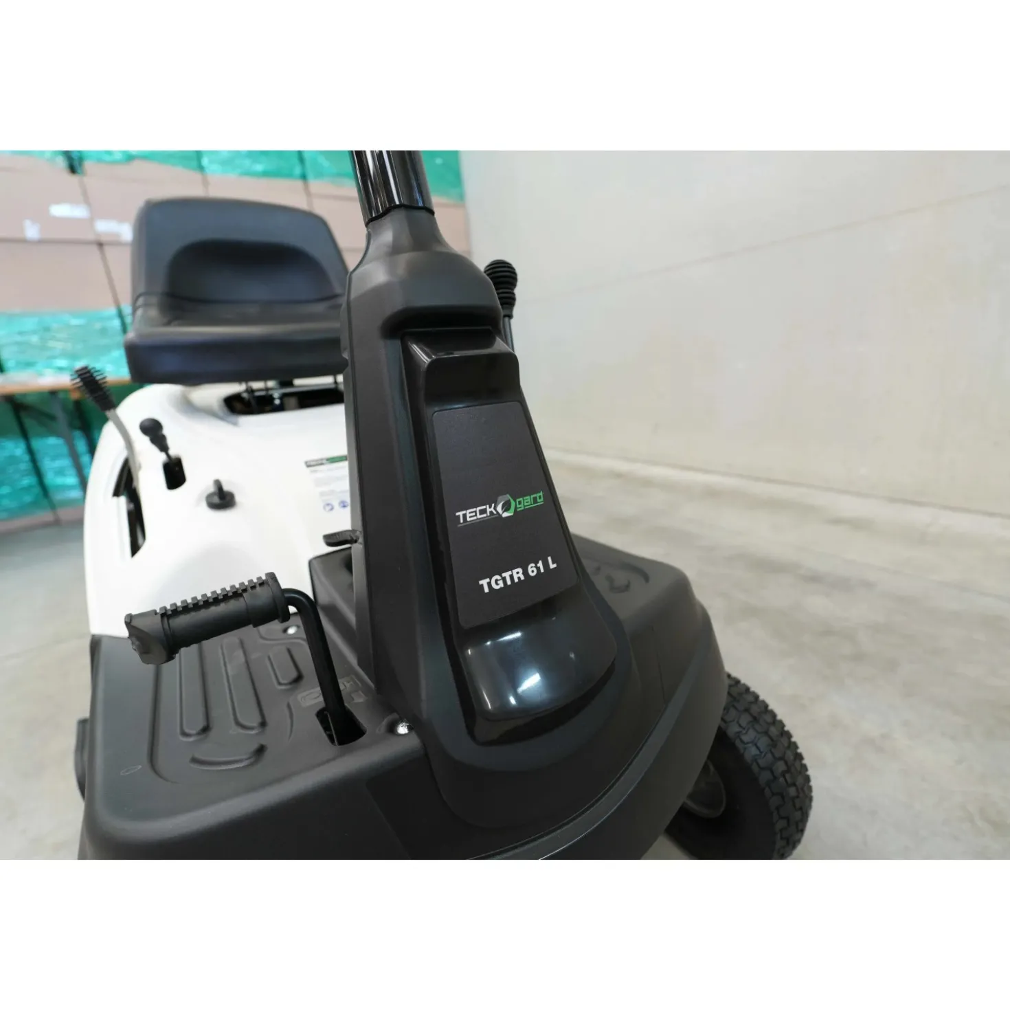 Trattorino tagliaerba a scoppio TECKGARD TGTR 61 L