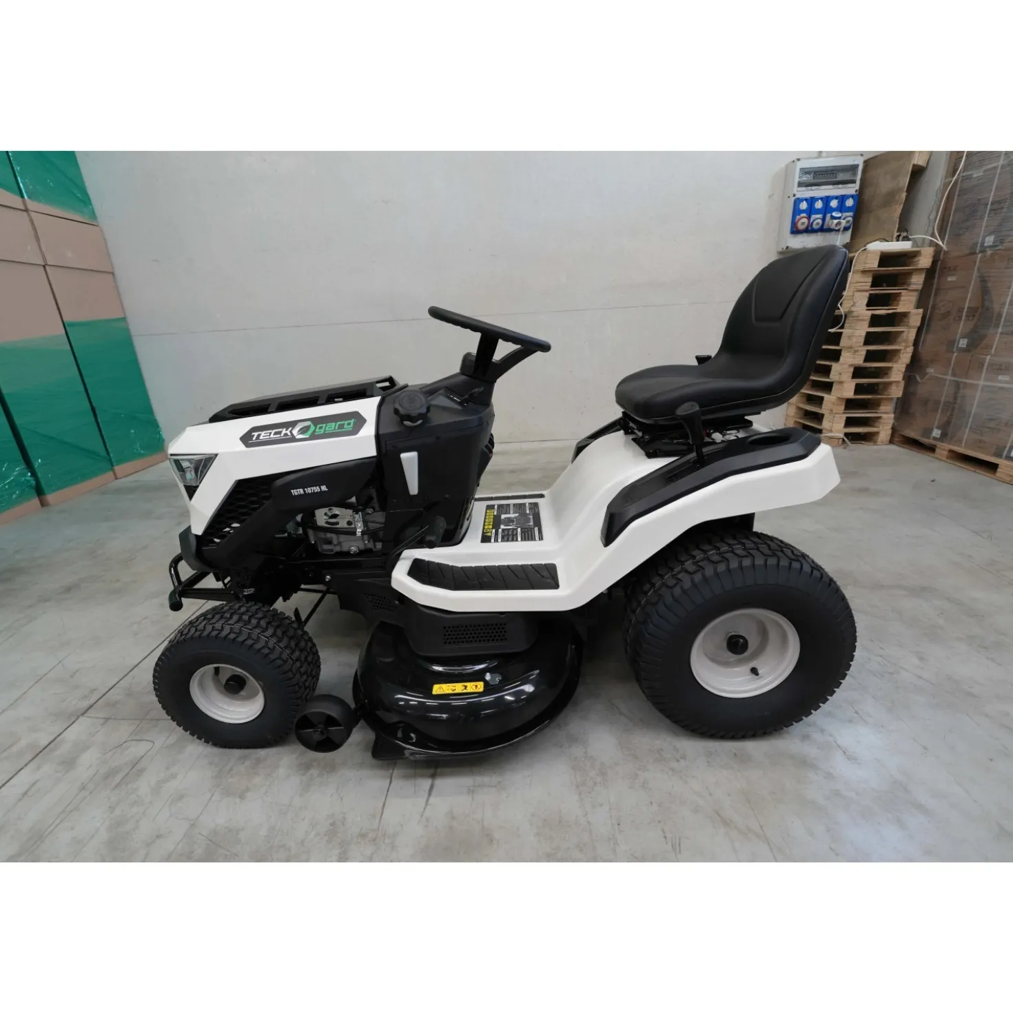 Trattorino tagliaerba a scoppio TECKGARD TGTR 10755HL