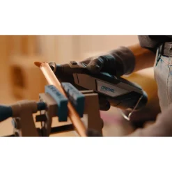 Utensile multifunzione Dremel 8240 a batteria 12V-2Ah