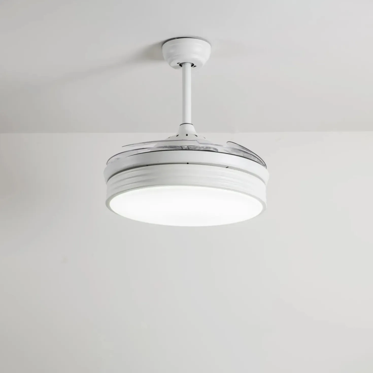 Ventilatore a soffitto 4 pale Ø106 retrattili LED Zephir Zfl4106b